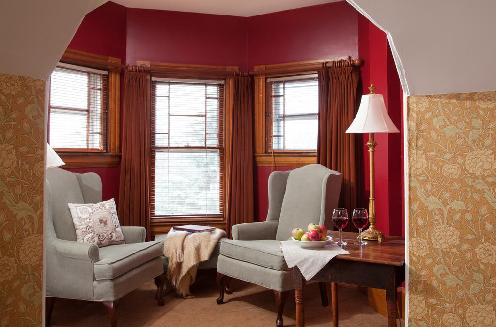 Lang House On Main Street Bed & Breakfast Burlington Exteriör bild