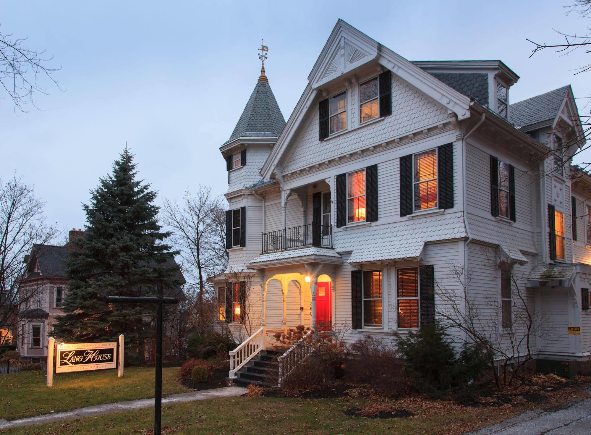 Lang House On Main Street Bed & Breakfast Burlington Exteriör bild