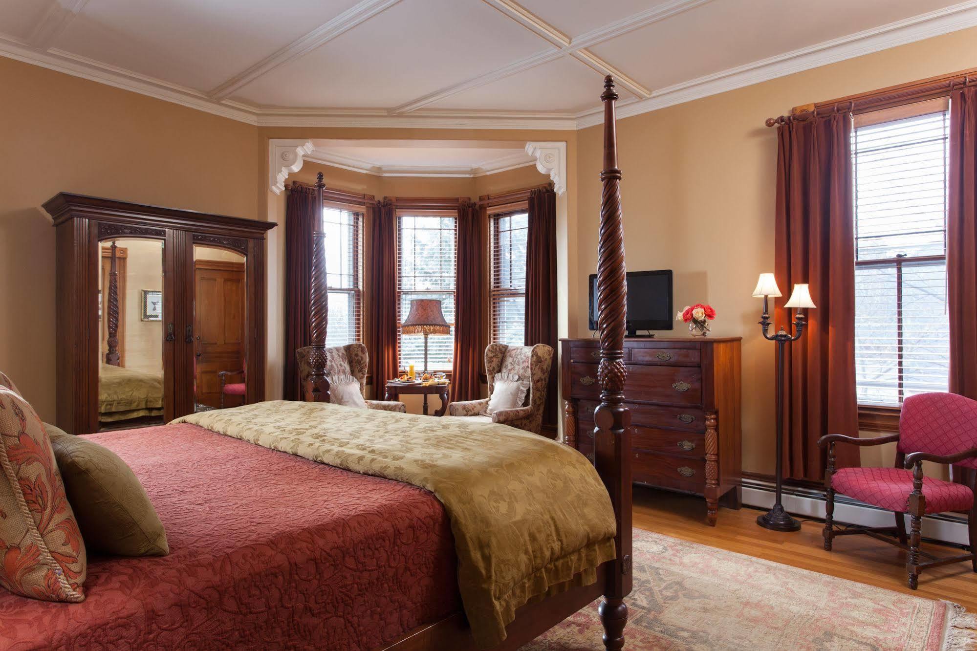 Lang House On Main Street Bed & Breakfast Burlington Exteriör bild